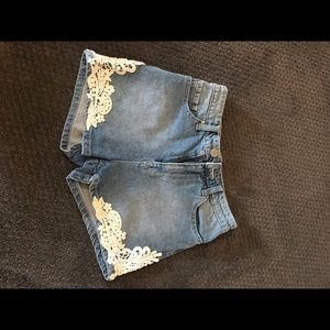 High rise Erin 5 pocket shortie with embroidery